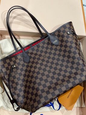 Louis Vuitton Neverfull MM with box and dust bag.